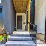 4-bedroom detached home for sale in Cambridge — 93 Oak Street (Photo 2)