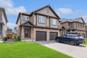 3-bedroom semi-detached home for rent in Niagara Falls — 9573 Tallgrass Avenue