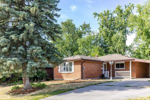 3-bedroom detached home for sale in Peterborough — 972 Southlawn Drive