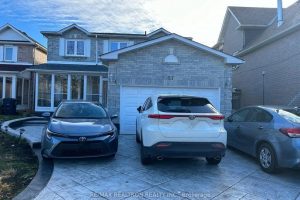 3-bedroom detached home for rent in Toronto — Basement - 27 Valley Centre Drive
