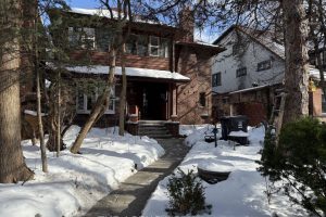 1-bedroom detached home for rent in Toronto — Basement - 43 Indian Road Crescent