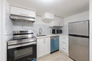 2-bedroom detached home for rent in Toronto — BSMT - 256 The Kingsway N/a