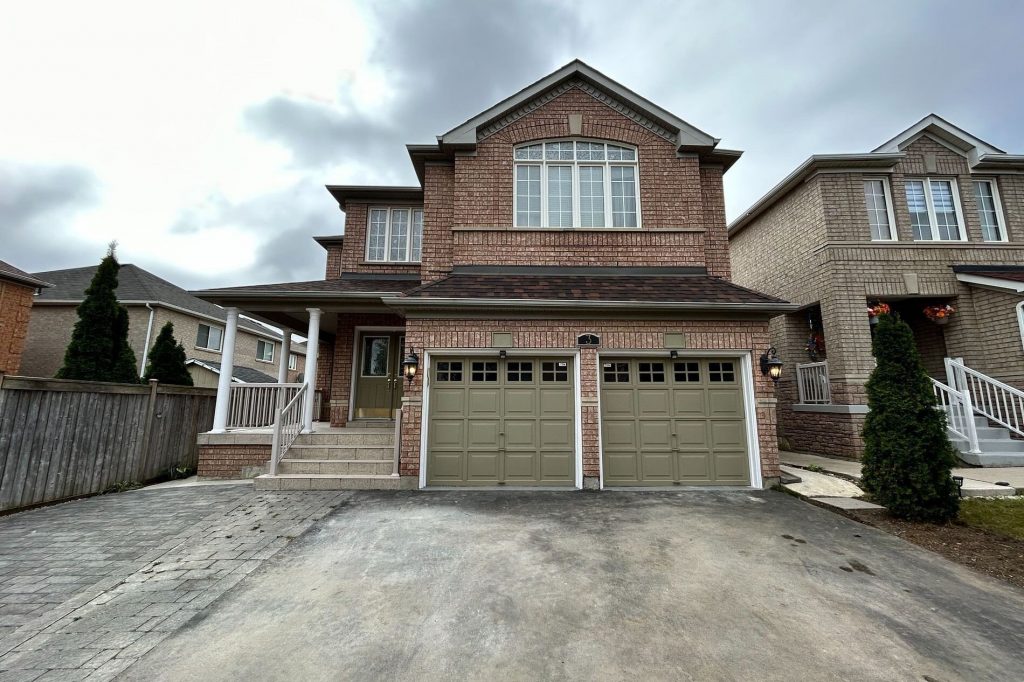 3-bedroom detached home for rent in Brampton — Bsmt - 3 Applegrove Court (Photo 1)