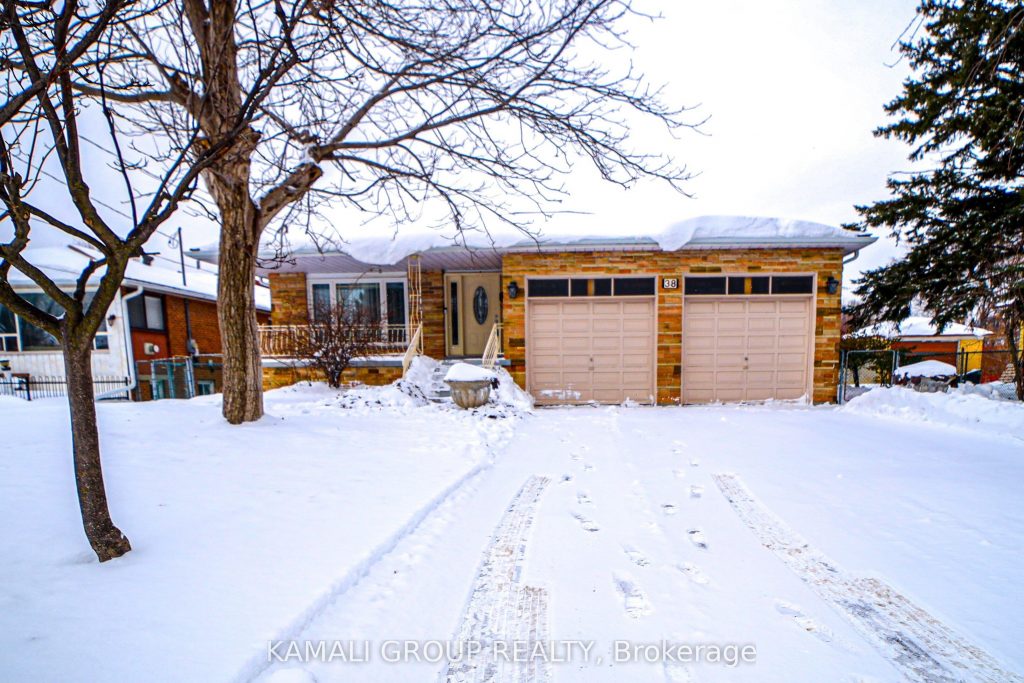 1-bedroom detached home for rent in Richmond Hill — BSMT - 38 Spruce Avenue (Photo 1)