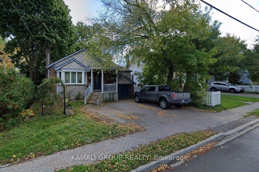 2-bedroom detached home for rent in Richmond Hill — BSMT - 46 Centre Street E (Photo 1)