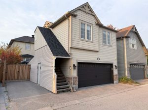 Studio upper level home for rent in Markham — Coach - 25 Rocking Horse Street