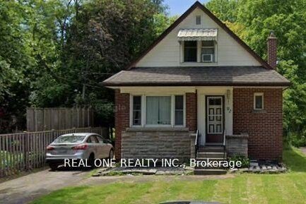 1-bedroom detached home for rent in Hamilton — First Floor - 92 Binkley Crescent W (Photo 1)