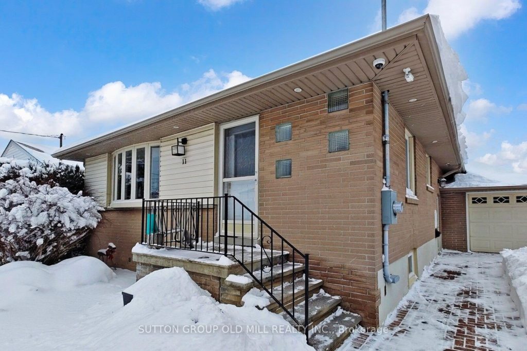 1-bedroom lower level home for rent in Toronto — Lower - 11 Fulford Place (Photo 1)