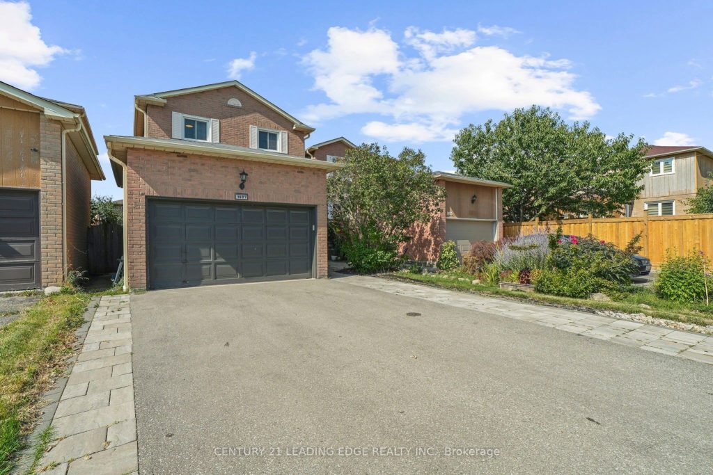 2-bedroom detached home for rent in Pickering — Lower - 1627 Fairfield Crescent (Photo 1)