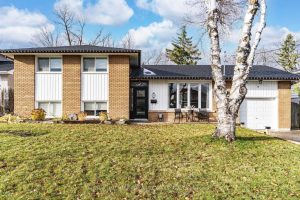 Studio detached home for rent in Barrie — Lower - 20 Ottaway Avenue