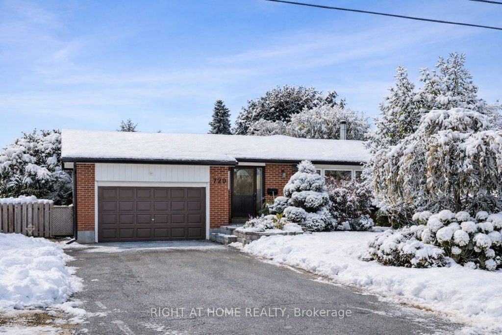 2-bedroom detached home for rent in Pickering — Lower - 720 Leaside Street (Photo 1)