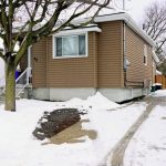 2-bedroom detached home for rent in Hamilton — Lower - 93 East 31st Street (Photo 1)