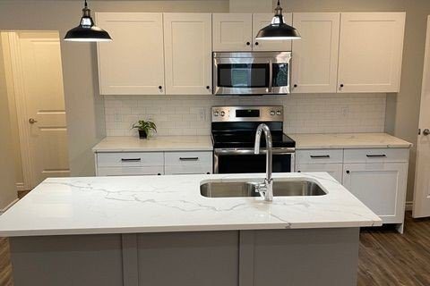2-bedroom duplex home for rent in Kitchener — Main - 109 Waterloo Street (Photo 1)
