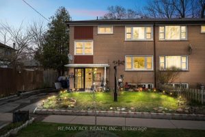 3-bedroom semi-detached home for rent in Toronto — Main - 25 Overture Road