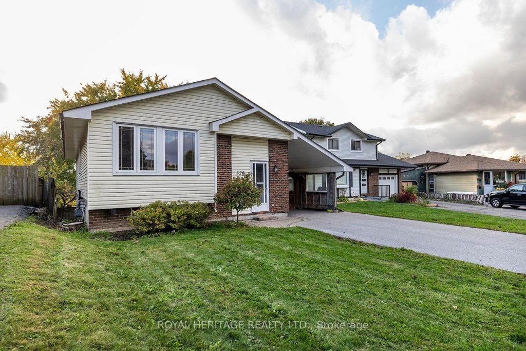 3-bedroom duplex home for rent in Oshawa — Main - 520 Capilano Court (Photo 1)