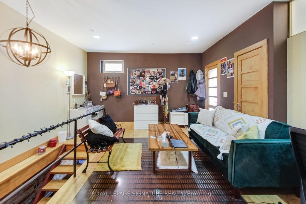 1-bedroom detached home for rent in Toronto — Main - 6 Littlehayes Lane (Photo 1)