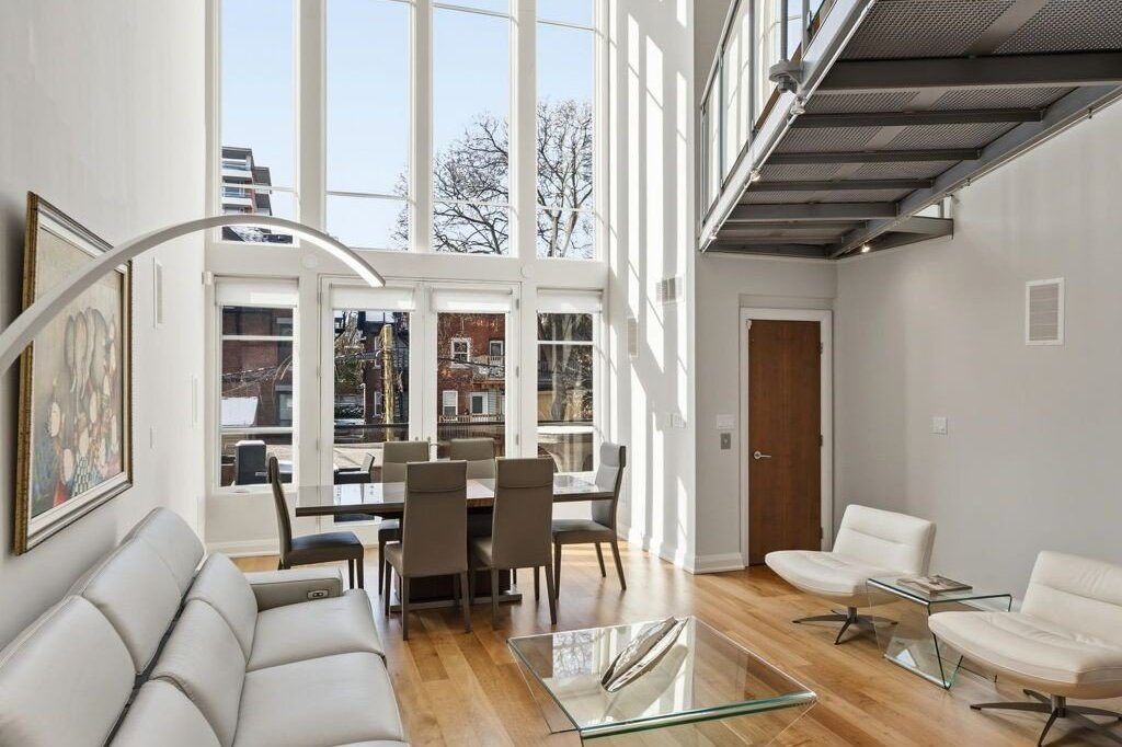 4-bedroom detached home for rent in Toronto — Main - 90 Madison Avenue (Photo 1)
