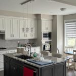 3-bedroom att/row/townhouse for rent in Oakville — Oakvill - 102 Burnhamthorpe Road E Road (Photo 1)
