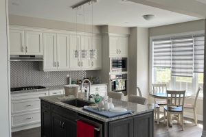 3-bedroom att/row/townhouse for rent in Oakville — Oakvill - 102 Burnhamthorpe Road E Road