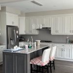 3-bedroom att/row/townhouse for rent in Oakville — Oakvill - 102 Burnhamthorpe Road E Road (Photo 4)