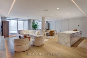 2-bedroom condo apartment for sale in Toronto — PH1105 - 75 Portland Street N