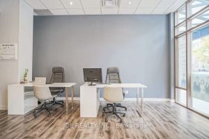 Studio office home in Toronto — R1A - 925 Bay Street