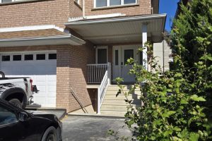 1-bedroom detached home for rent in Mississauga — Room - 963 Hampton Crescent