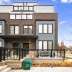 3-bedroom condo townhouse for sale in Mississauga — TH #1 - 2232 Bromsgrove Road (Photo 2)