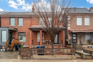2-bedroom triplex home for rent in Toronto — Upper - 140 Millicent Street