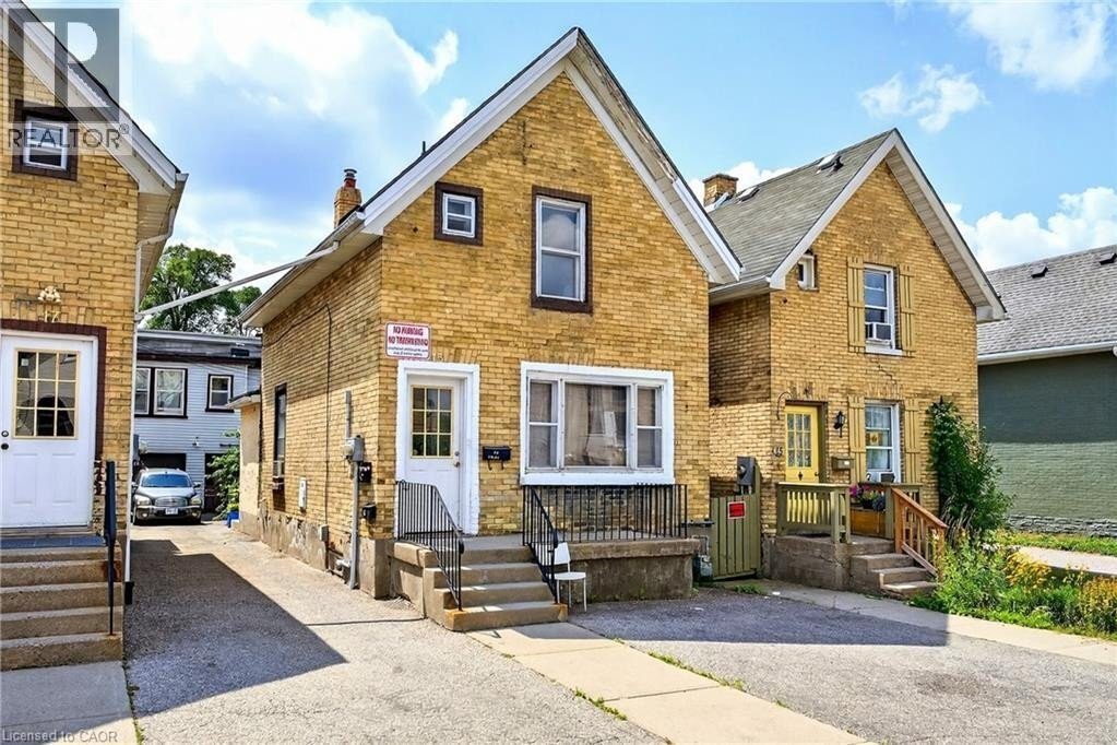 2-bedroom home for rent in Cambridge — Upper - 15 Warnock Street (Photo 1)