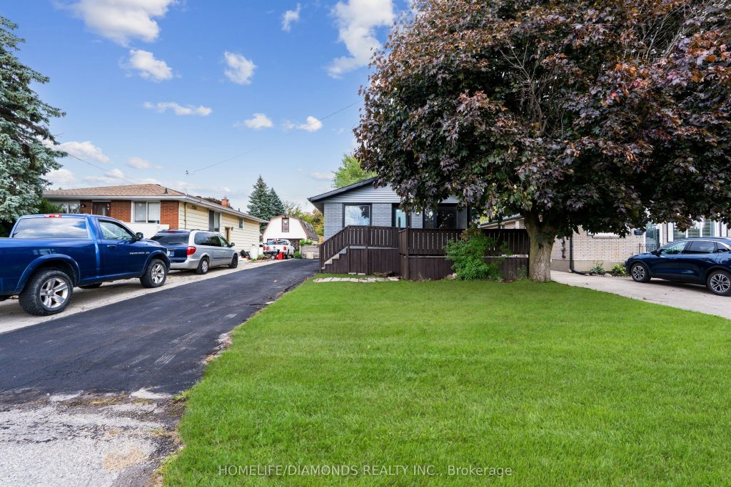 3-bedroom detached home for rent in Thorold — UPPER - 210 Mackan Street (Photo 1)