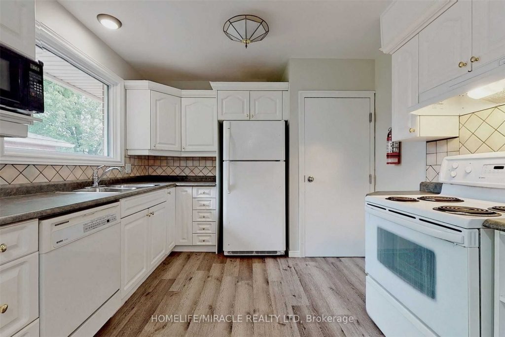 3-bedroom detached home for rent in St. Catharines — Upper - 26 Glengarry Road (Photo 1)