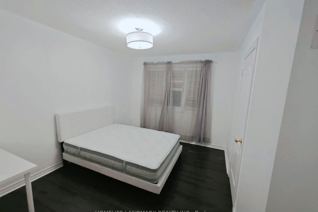 1-bedroom att/row/townhouse for rent in Markham — UPPER - 43 Park Place Drive (Photo 1)