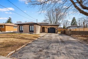 3-bedroom detached home for rent in Niagara Falls — Upper - 4908 Pettit Avenue