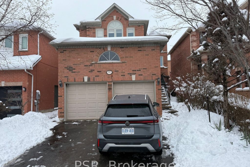 3-bedroom detached home for rent in Mississauga — Upper - 5510 Red Brush Drive (Photo 1)