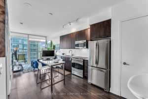 1-bedroom condo apartment for sale in Toronto — 1008 - 169 Fort York Boulevard