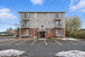 2-bedroom condo apartment for sale in Russell — 100 - 902 Notre Dame Street