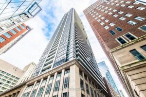 1-bedroom condo apartment for sale in Toronto — 1012 - 70 Temperance Street