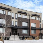 2-bedroom condo townhouse for sale in Toronto — 1013 - 85 George Appleton Way (Photo 4)