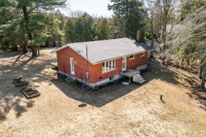2-bedroom detached home for sale in Grey County — 102710 Grey Road 18 N/a