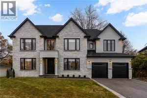 6-bedroom home for sale in Hamilton — 102 Cumming Court