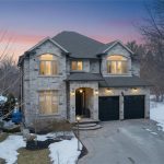 6-bedroom home for sale in Hamilton — 102 Cumming Court (Photo 5)