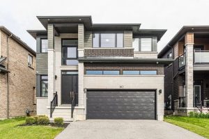 4-bedroom detached home for sale in Hamilton — 102 Greenwich Avenue