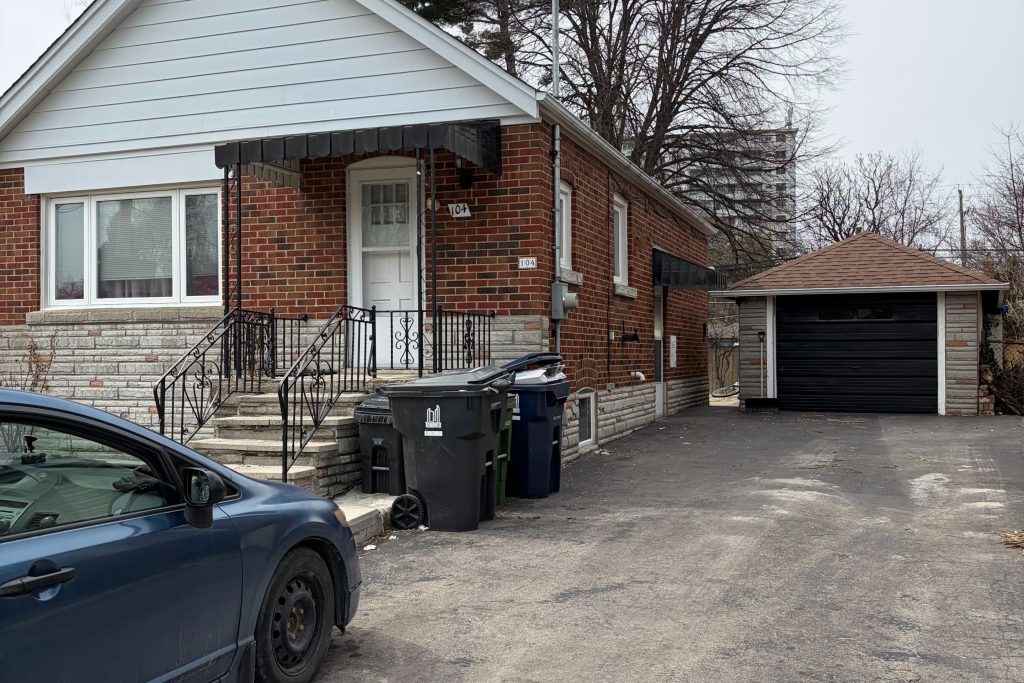 2-bedroom detached home for sale in Toronto — 104 Meighen Avenue (Photo 1)