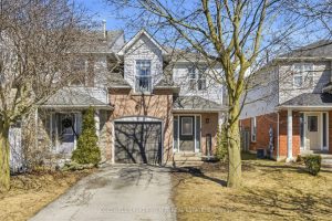 3-bedroom att/row/townhouse for sale in Durham — 105 Brownstone Crescent