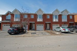 3-bedroom att/row/townhouse for sale in Ottawa — 105 Tall Oak Private