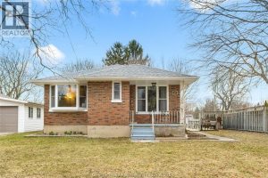 4-bedroom home for sale in Chatham — 107 Sussex Street