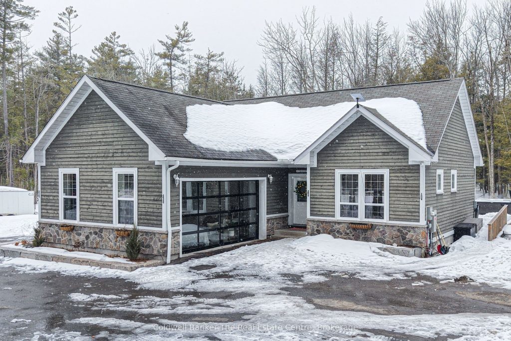 3-bedroom detached home for sale in Muskoka — 1080 Kilworthy Road (Photo 1)