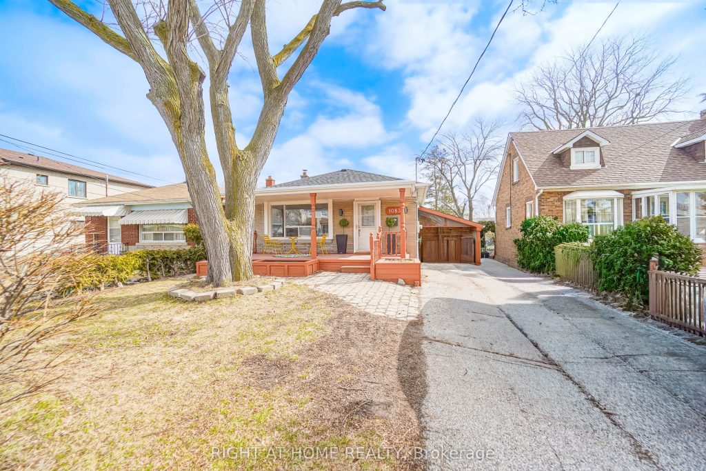 2-bedroom detached home for sale in Toronto — 1083 Pharmacy Avenue (Photo 1)