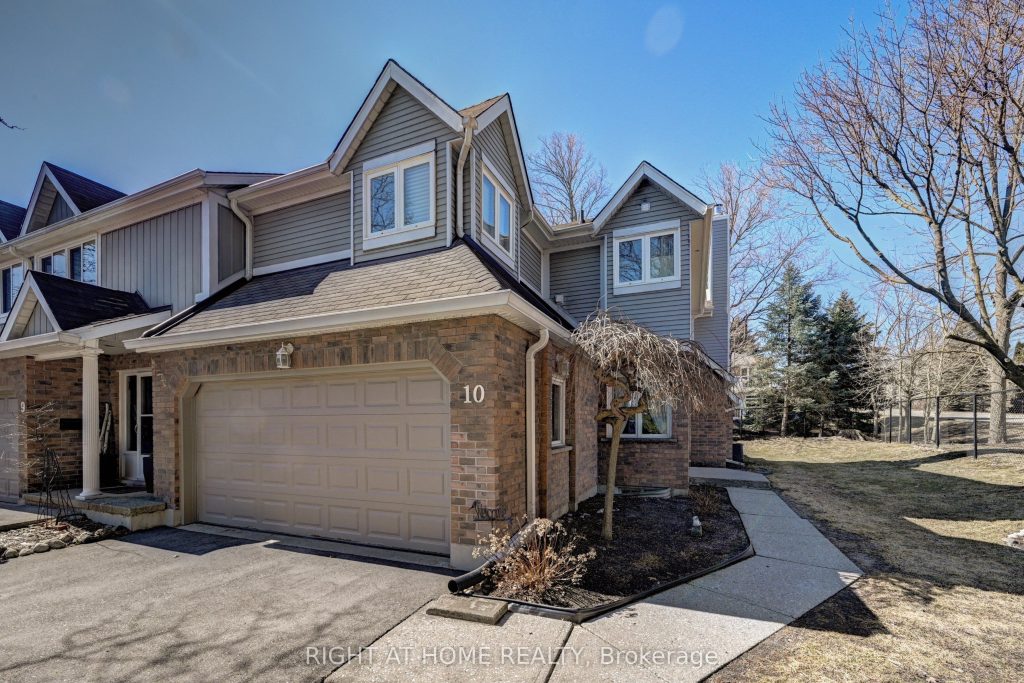 2-bedroom condo townhouse for sale in Waterloo — 10 - 524 Beechwood Drive (Photo 1)